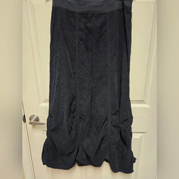 XCVI Women’s Gored Peasant Skirt Black Sz Small - Picture 15 of 15